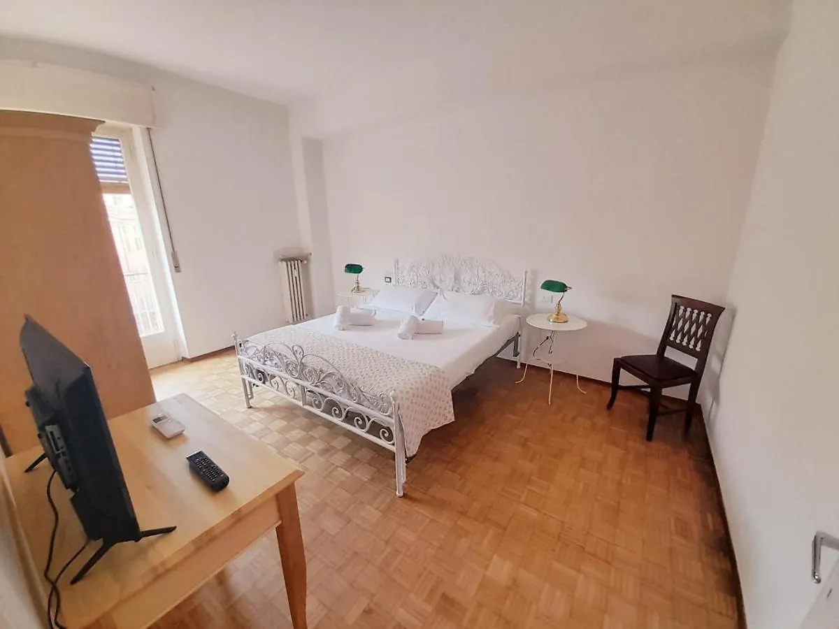 Pura Apartment Verona Italia